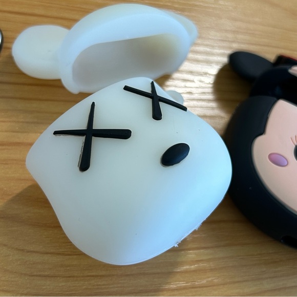 Set of 2 - New Apple Airpod Gen 1/2 Case - Picture 8 of 13